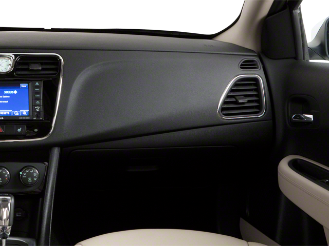 2013 Chrysler 200 LX