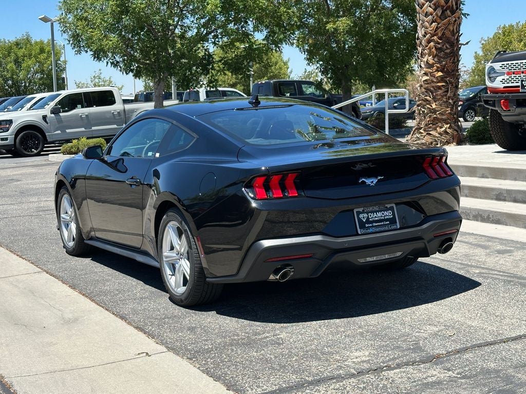 2026 Ford Mustang EcoBoost Fastback - Photo 4