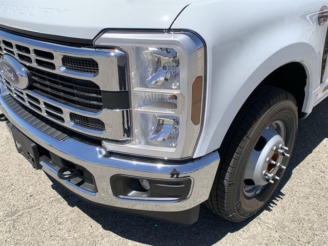 2025 Ford Super Duty F-350 DRW XL 2WD Reg Cab 169" WB 84" CA