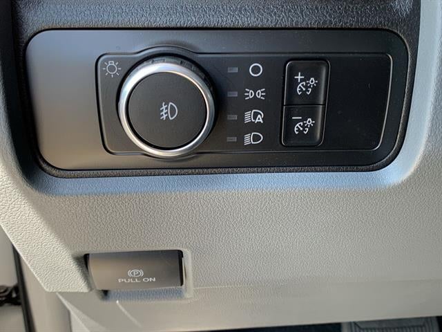 2025 Ford Super Duty F-350 DRW XL 2WD Reg Cab 169" WB 84" CA