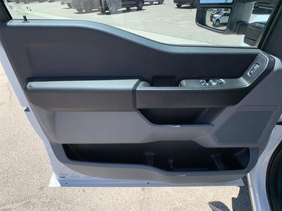 2025 Ford Super Duty F-350 DRW XL 2WD Reg Cab 169" WB 84" CA