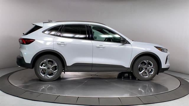 2025 Ford Escape ST-Line FWD