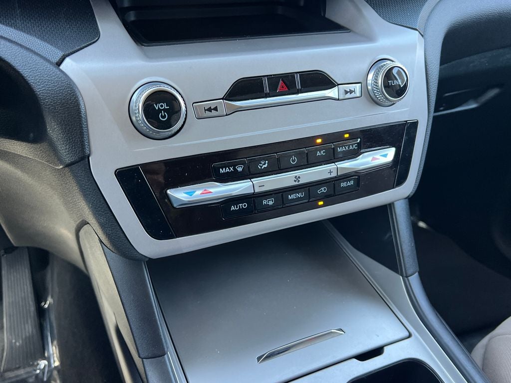 2024 Ford Explorer Base