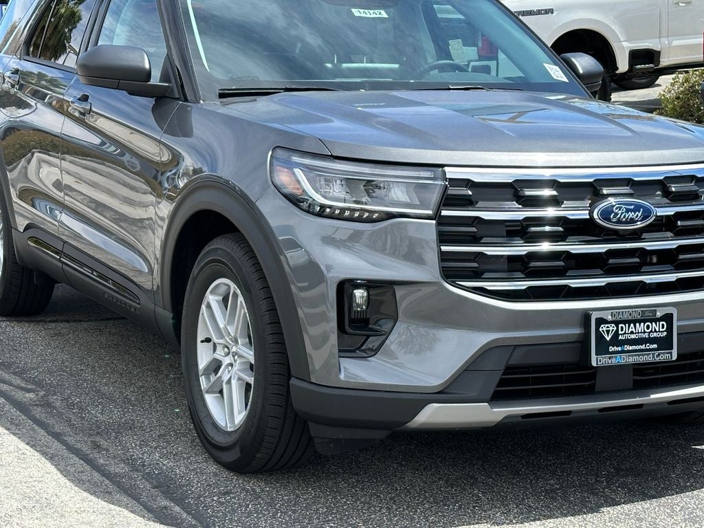 2026 Ford Explorer Active w/100A Pkg RWD