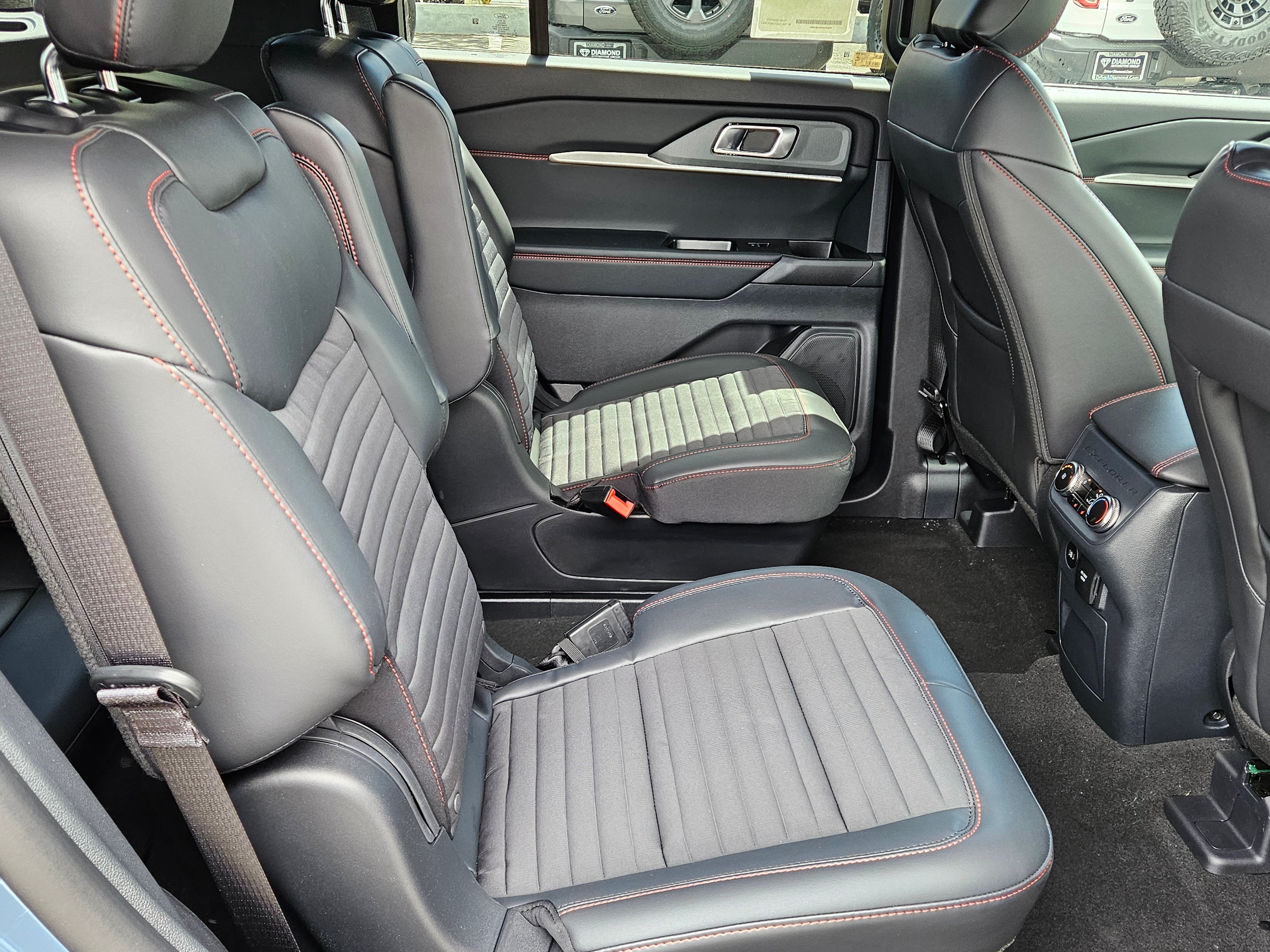 2026 Ford Explorer ST-Line RWD