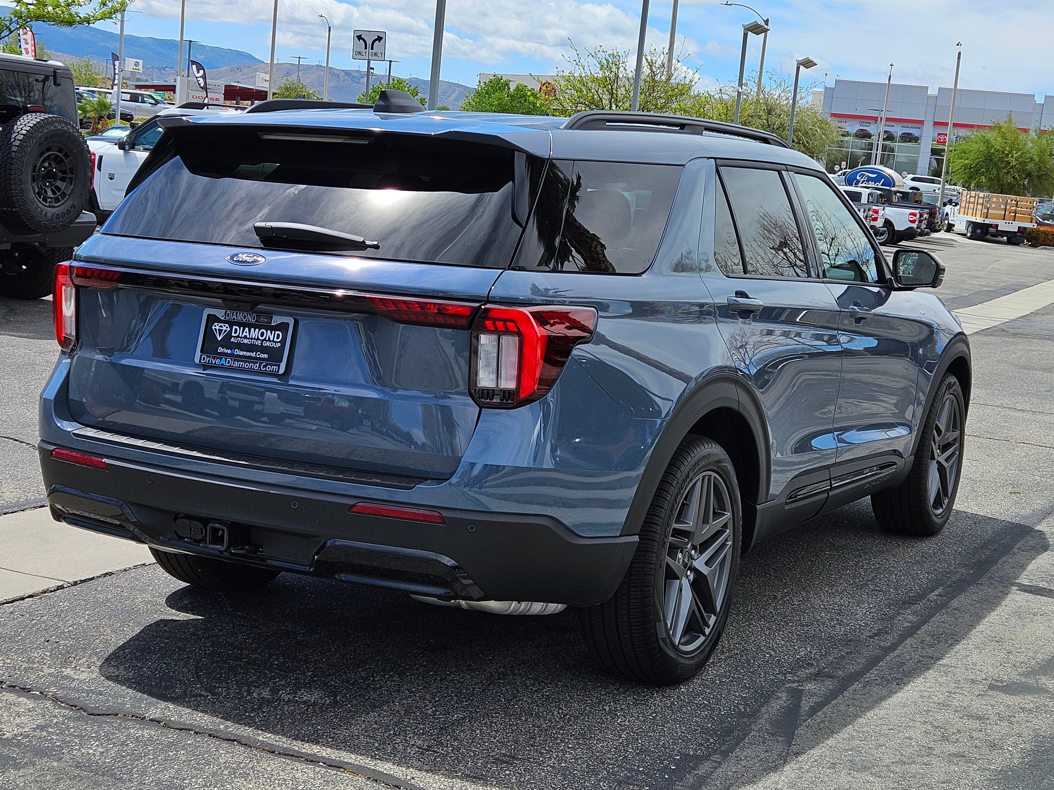 2026 Ford Explorer ST-Line RWD