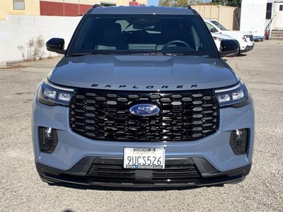 2025 Ford Explorer ST-Line