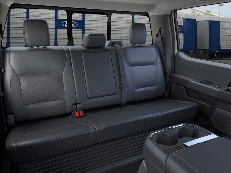 2026 Ford Super Duty F-350 DRW LARIAT 4WD Crew Cab 8' Box