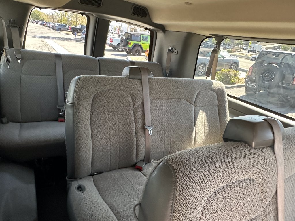 2025 Chevrolet Express 3500 LT Passenger
