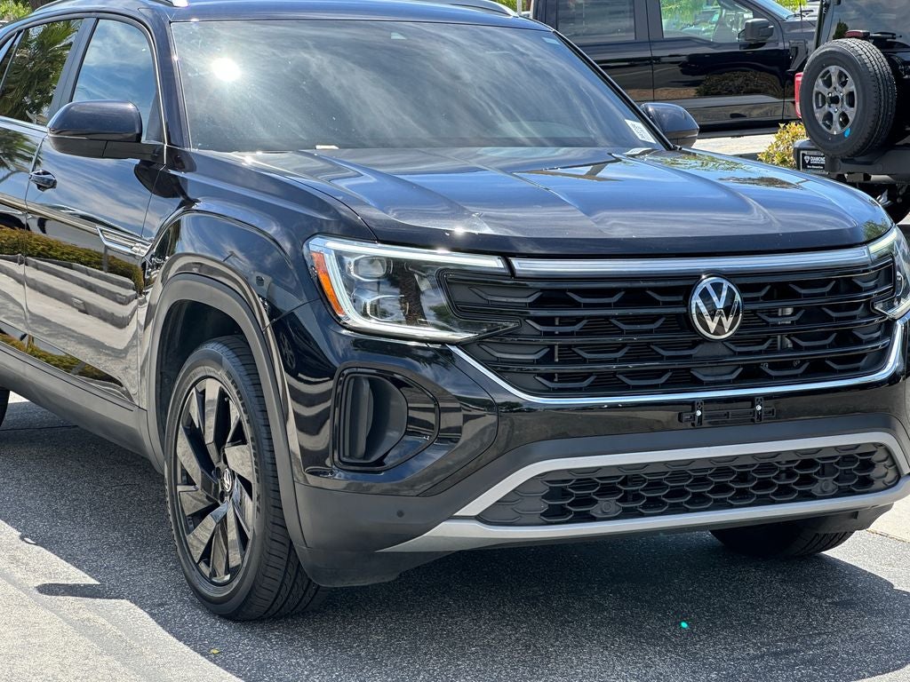 2024 Volkswagen Atlas Cross Sport 2.0T SE w/Technology