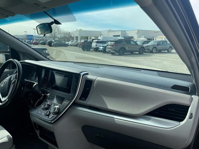 2017 Toyota Sienna L 7-Passenger