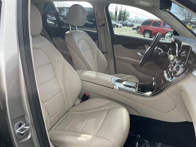 2022 Mercedes-Benz GLC 300 GLC 300