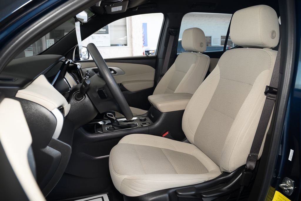 2022 Chevrolet Traverse LS