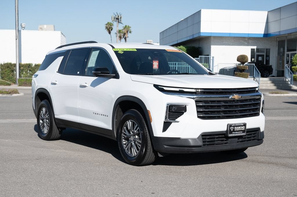 2024 Chevrolet Traverse LT