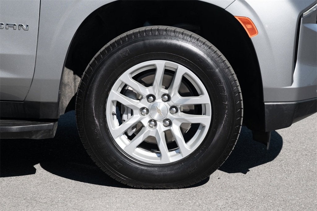 2024 Chevrolet Suburban LT