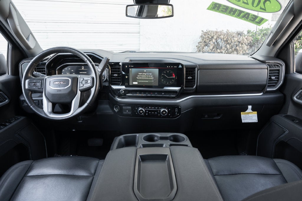 2025 GMC Sierra 1500 SLT