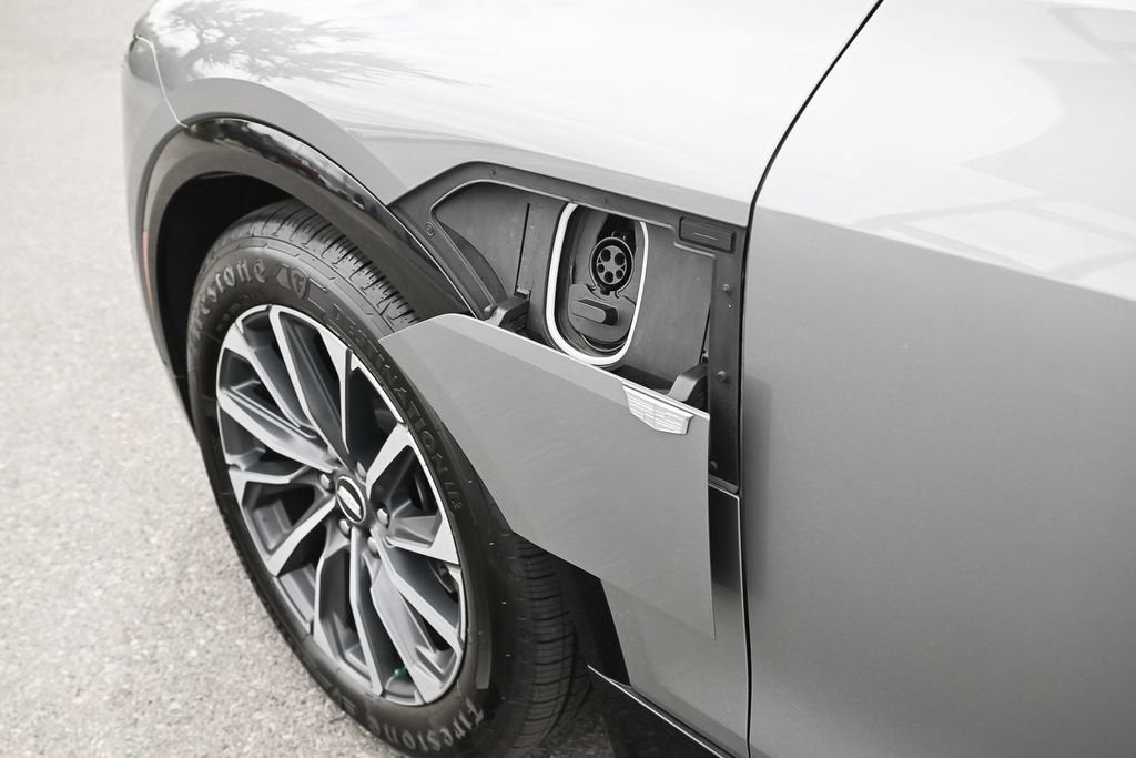 2024 Cadillac LYRIQ Sport 2