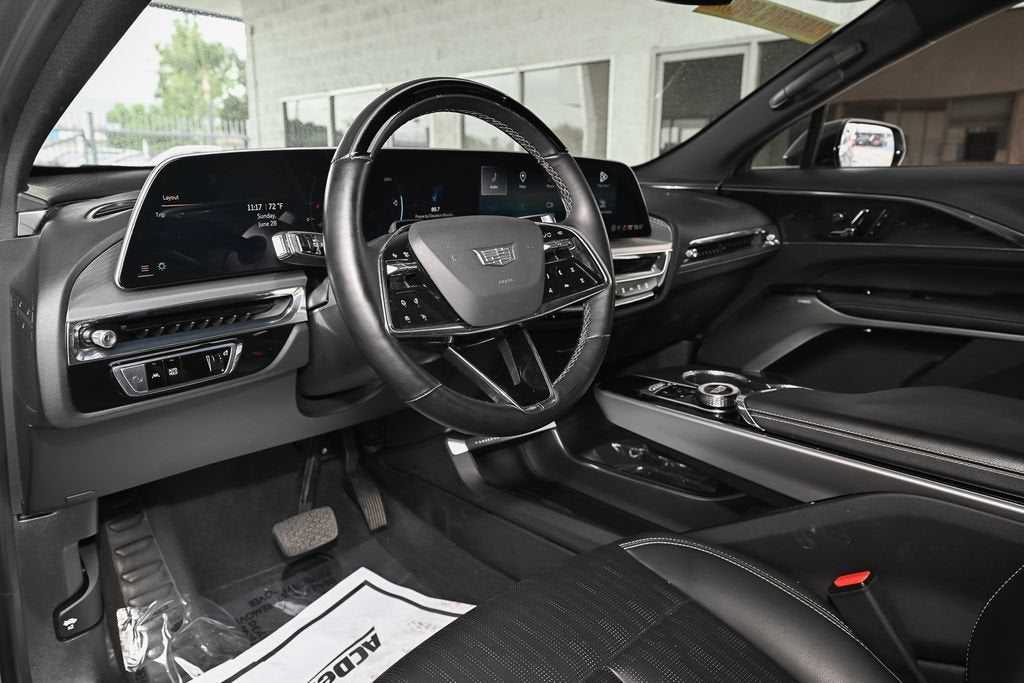 2024 Cadillac LYRIQ Sport 2