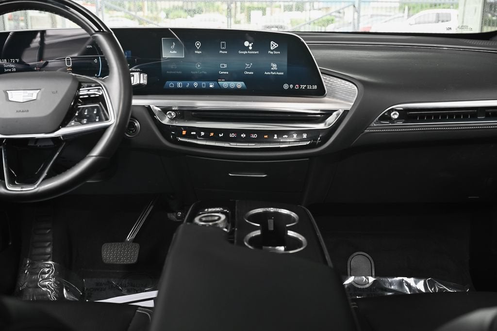 2024 Cadillac LYRIQ Sport 2