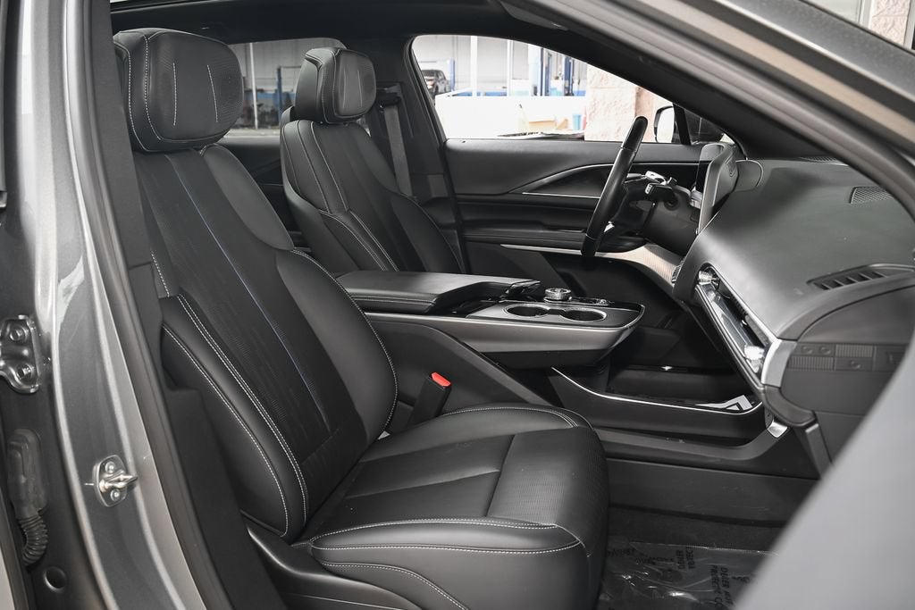2024 Cadillac LYRIQ Sport 2