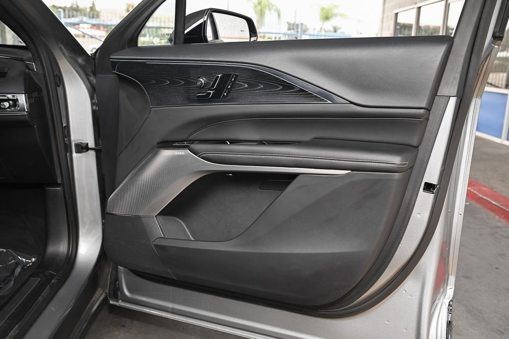 2024 Cadillac LYRIQ Sport 2
