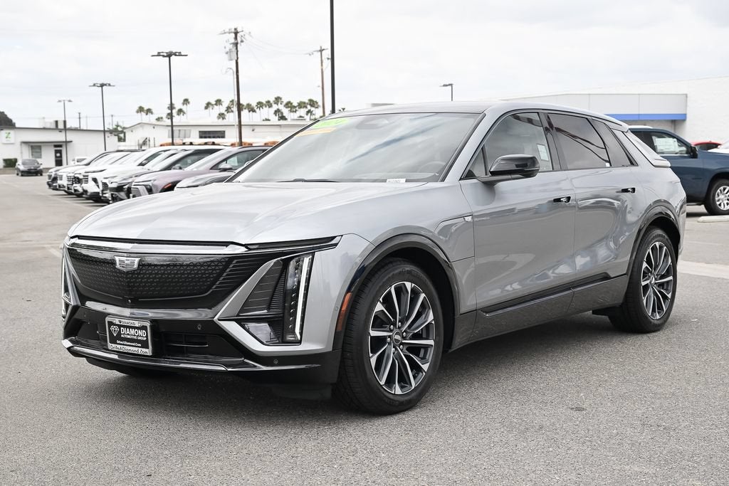 2024 Cadillac LYRIQ Sport 2