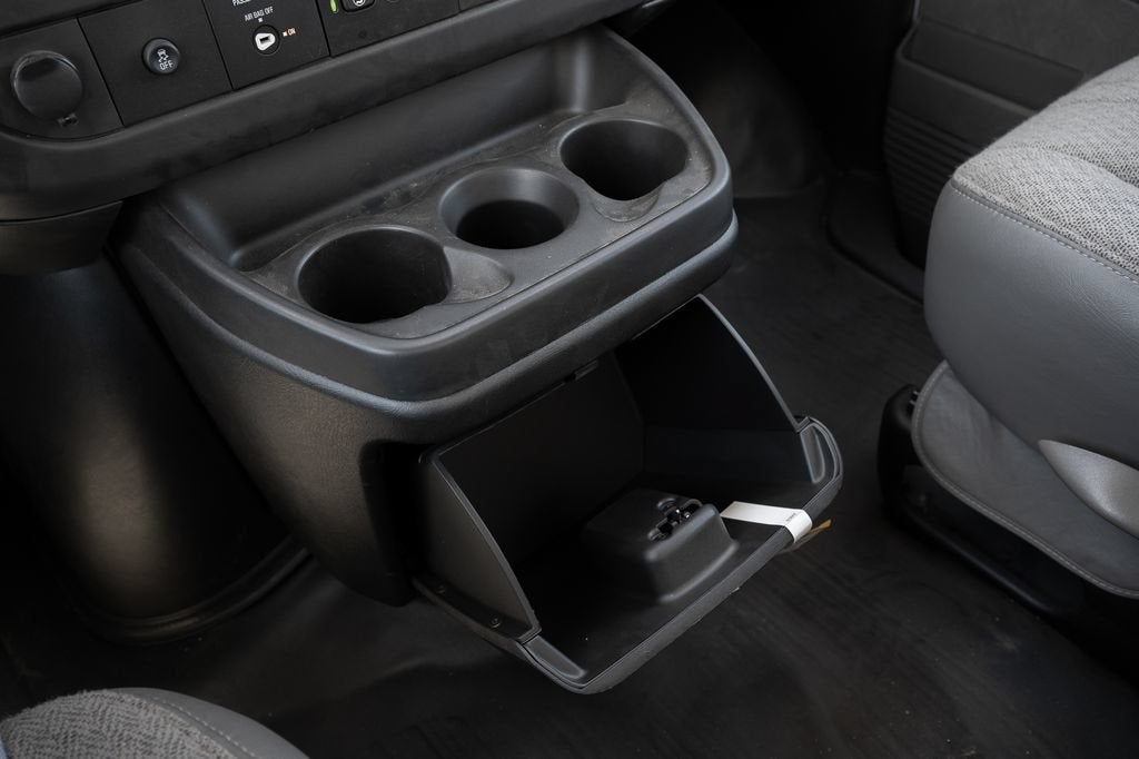 2024 Chevrolet Express Cutaway 3500 1WT