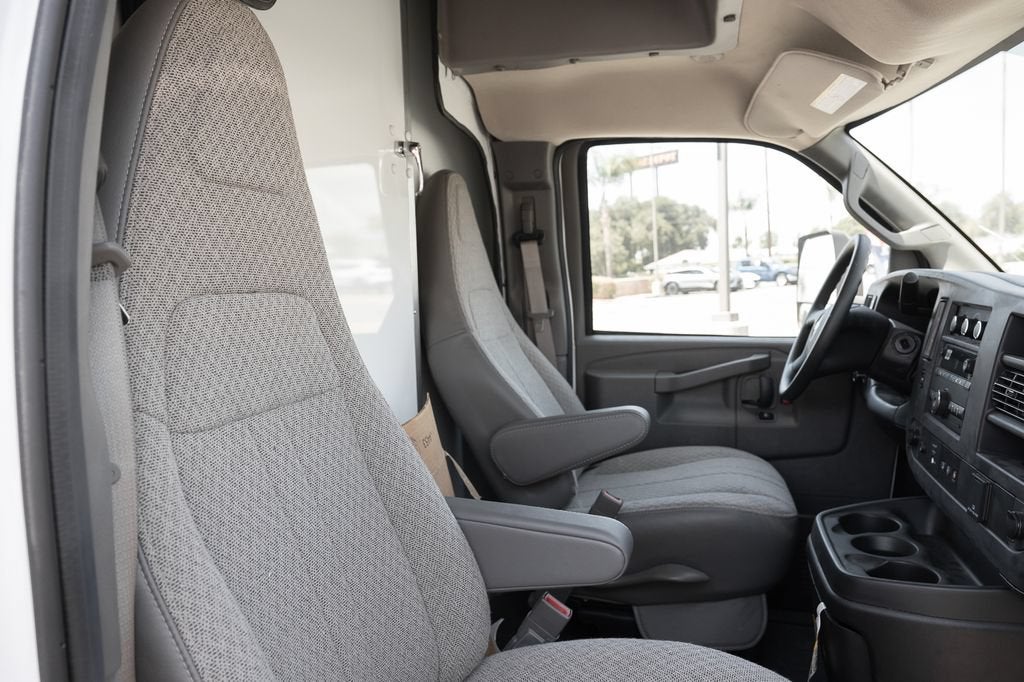 2024 Chevrolet Express Cutaway 3500 1WT