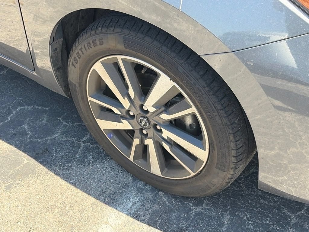 2023 Nissan Versa SV