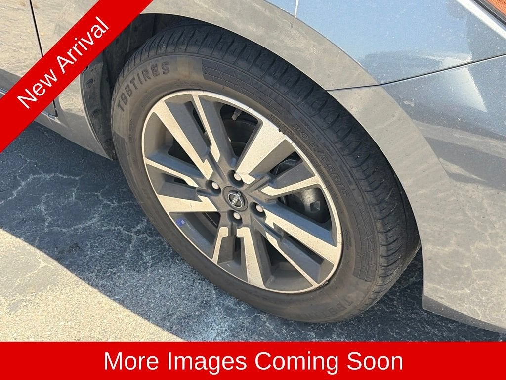 2023 Nissan Versa SV