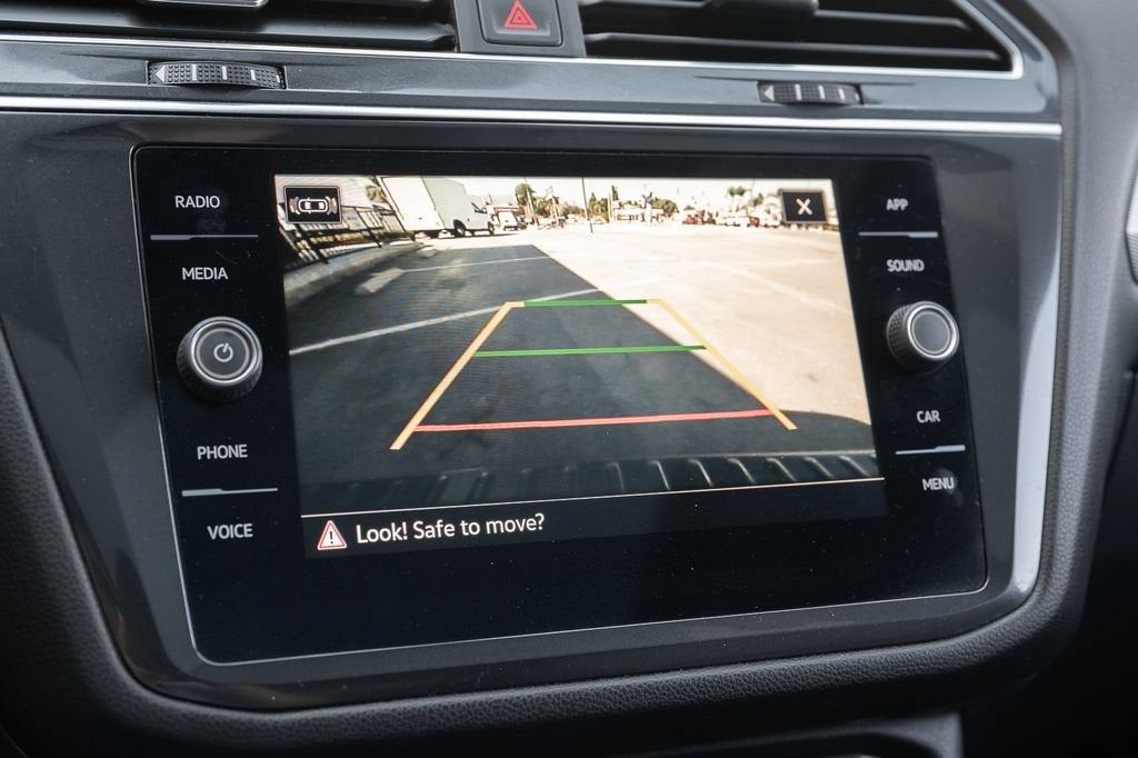 2023 Volkswagen Tiguan SE R-Line Black