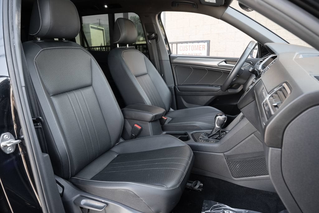 2023 Volkswagen Tiguan SE R-Line Black