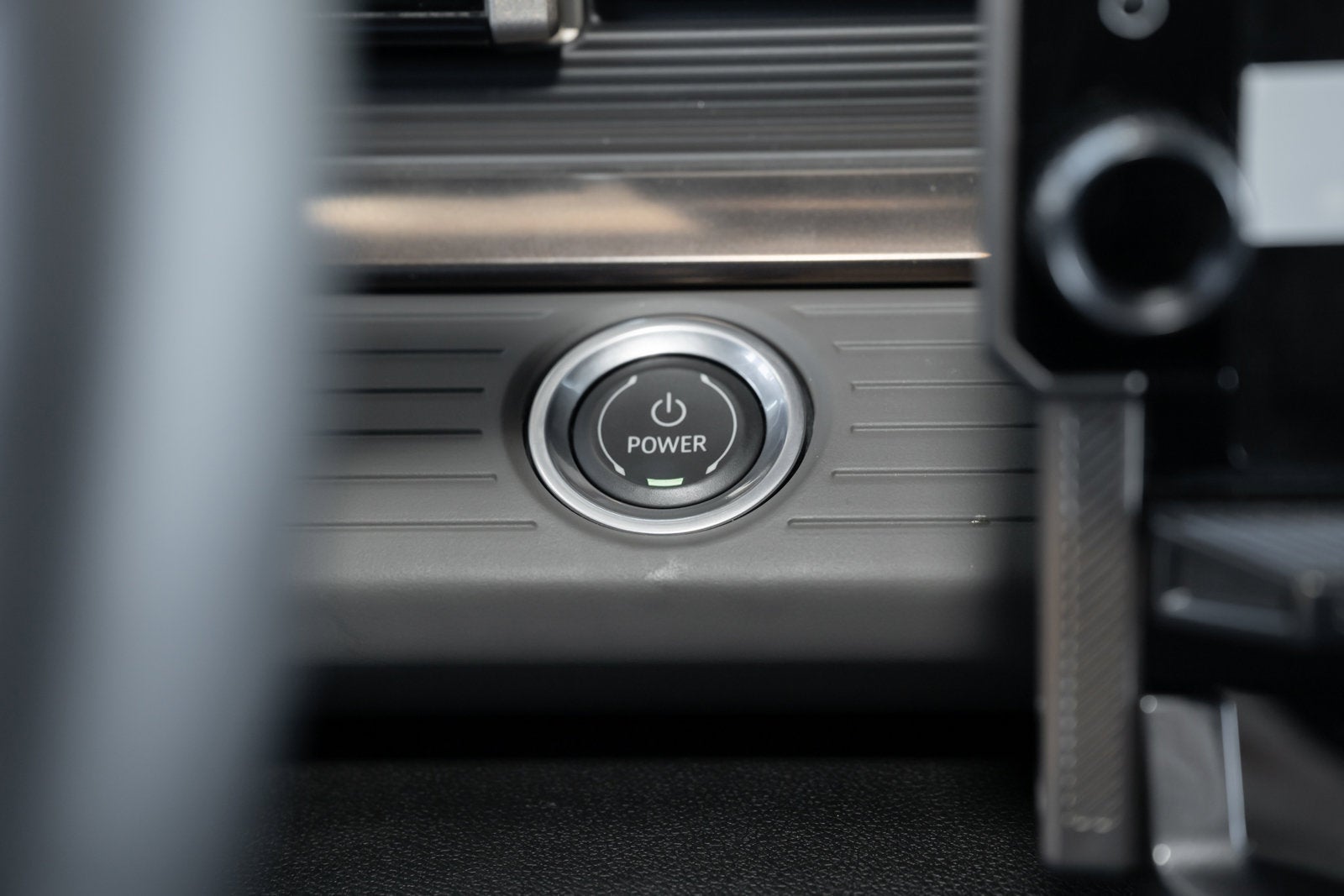 2024 GMC HUMMER EV SUV 2X