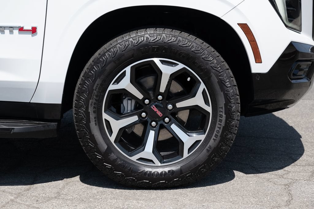 2025 GMC Yukon AT4