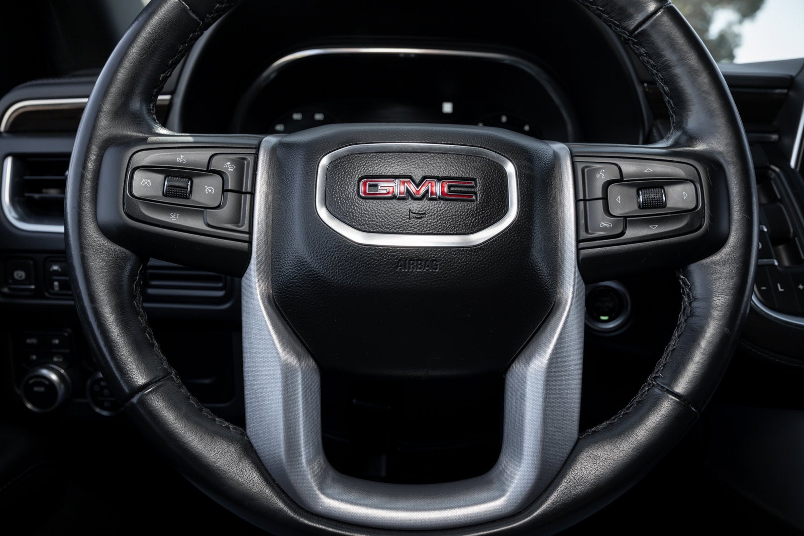 2022 GMC Yukon XL SLE