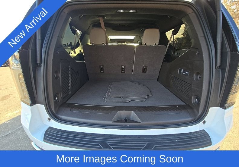 2025 Chevrolet Suburban LT
