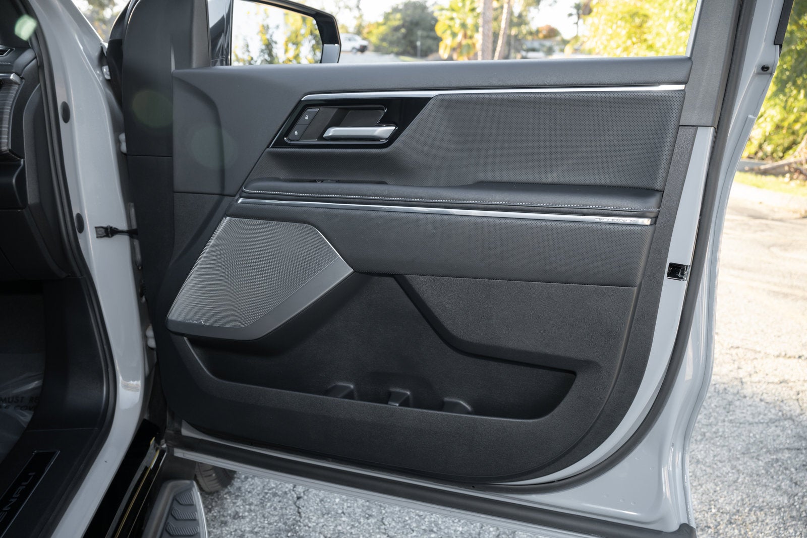 2024 GMC Sierra EV Denali Edition 1