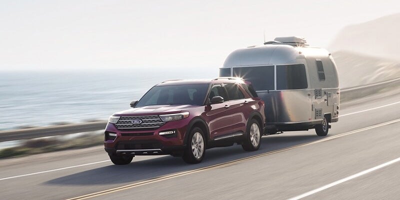 Ford Explorer towing vanity van