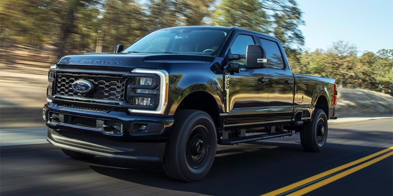 Ford Super Duty F-250 SRW on road